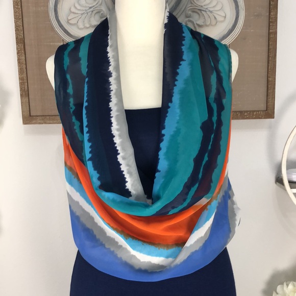 NWOT! Soprano gorgeous night out navy blue flowy/fitted mini dress. Sz XS. - Picture 2 of 8